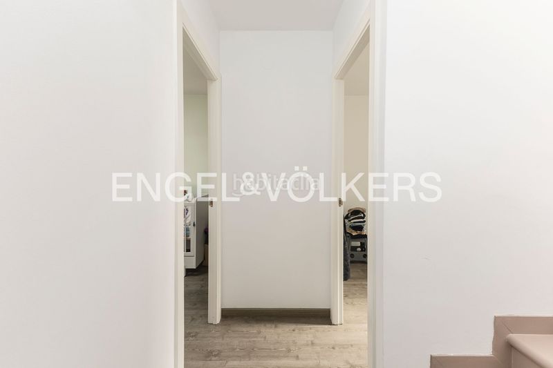 Foto 5e0fd2ab-9510-4fa5-b84c-26c8ec5c6c0f. Pis amb calefacció aparcament a Bon Pastor Barcelona