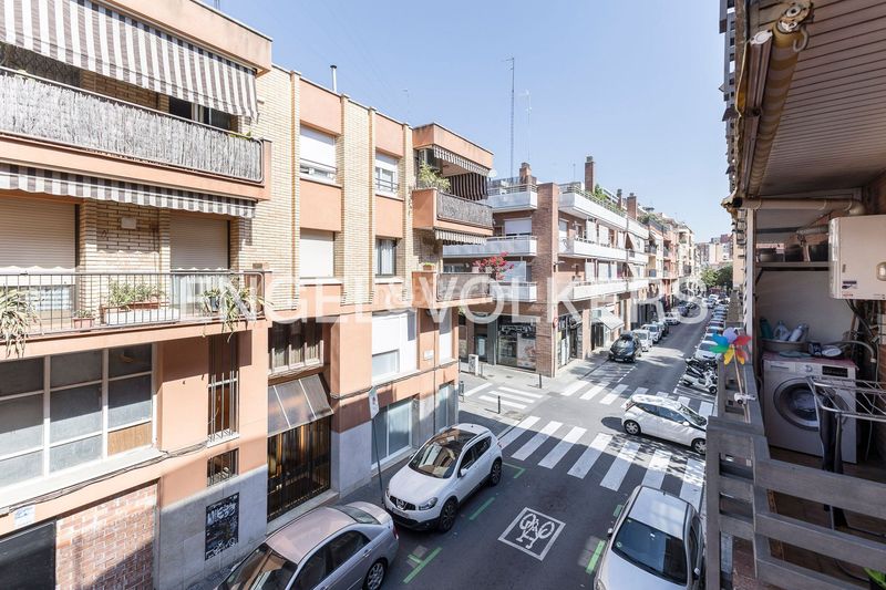 Foto 647b61c7-dcf3-4a96-bd59-7dede1dcbbd3. Pis amb calefacció aparcament a Bon Pastor Barcelona