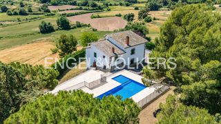 Masía en Sant Feliu Sasserra. Preciosa casa tipo masía en sant feliu sasserra