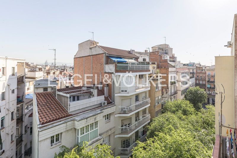 Foto 08bd1e29-a3bc-4e3c-8ef0-299d558c6ffc. Pis amb calefacció a El Poble Sec - Parc de Montjuïc Barcelona