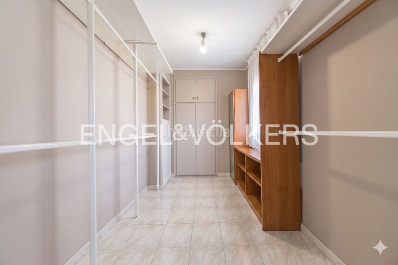 Foto 82f7d530-edd8-4368-b478-a2568fa4780e. Casa amb calefacció aparcament piscina a La Miranda Esplugues de Llobregat