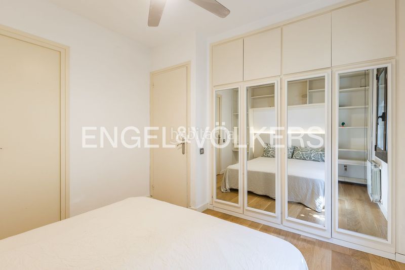 Foto dd678e83-2057-4e3b-9593-86962f5e7a57. Casa amb calefacció aparcament piscina a La Miranda Esplugues de Llobregat