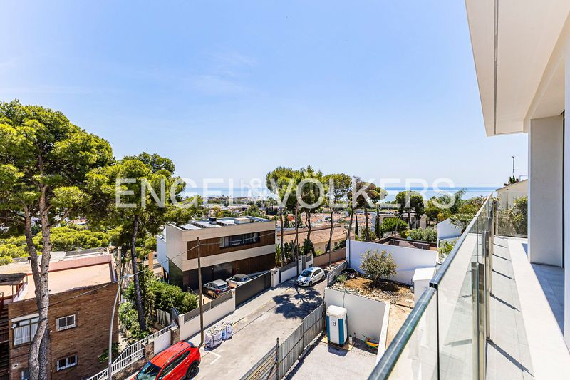 Foto 151b5049-51cd-41a6-9859-ed344b58e129. Casa amb calefacció aparcament piscina a Bellamar Castelldefels