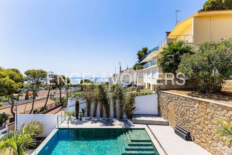 Foto 5458bb76-c45b-45df-9ea2-d826f2c9f07d. Casa amb calefacció aparcament piscina a Bellamar Castelldefels