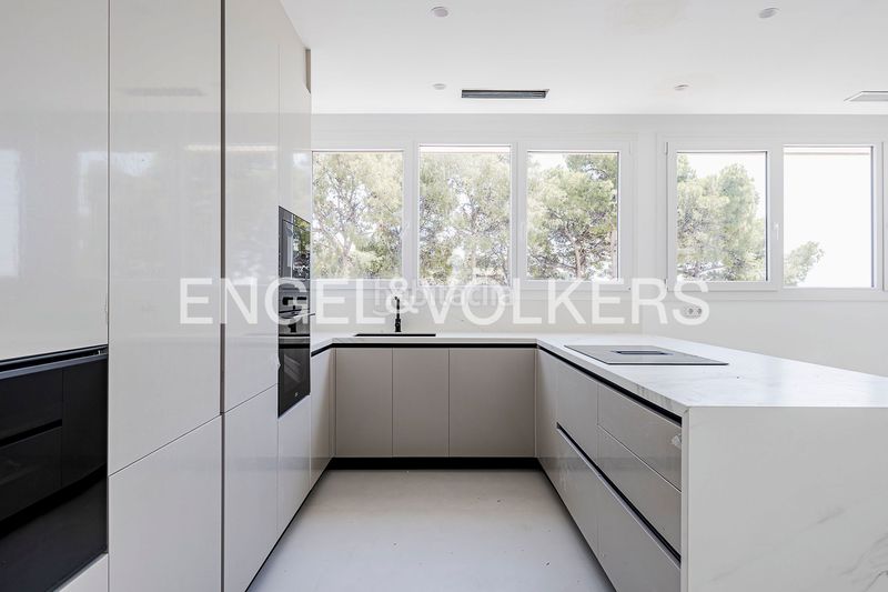 Foto ebe80650-93bd-4b6f-952e-5969d91a4a95. Casa amb calefacció aparcament piscina a Bellamar Castelldefels