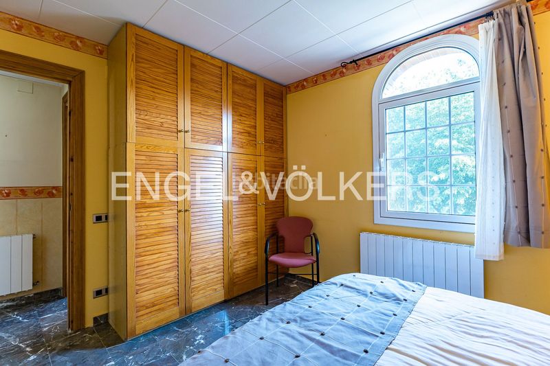 Foto 458b8855-f0a1-4677-8576-010848a7f935. Casa amb calefacció aparcament piscina a Begues