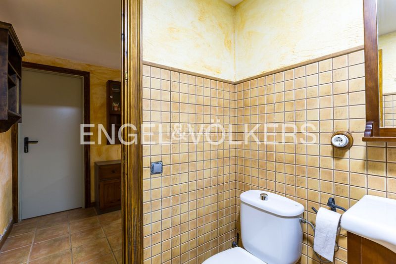 Foto 4c12de91-7d17-45ac-ab29-de1f9d772e29. Casa amb calefacció aparcament piscina a Begues
