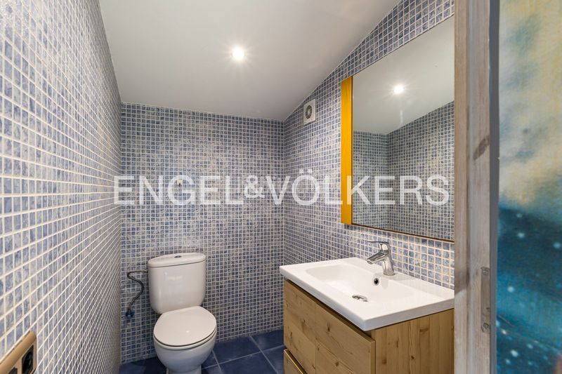 Foto 4f8b084b-f8a2-4977-a409-e1462eadb6f0. Casa amb calefacció aparcament piscina a Begues
