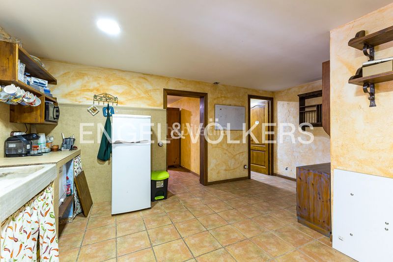 Foto 5881f38a-7ca6-421e-afcf-7f19508a4e01. Casa amb calefacció aparcament piscina a Begues