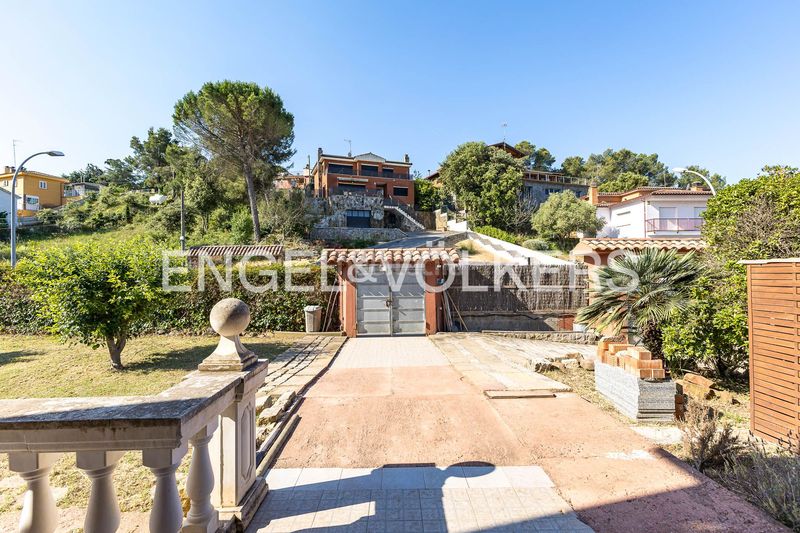 Foto 8199a0c2-1492-4287-86e8-a851a957e207. Casa amb calefacció aparcament piscina a Begues