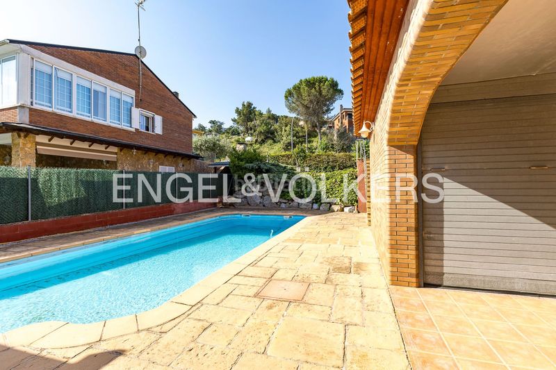 Foto 93d8ddb3-4dc1-4841-97da-b450167cce0f. Casa amb calefacció aparcament piscina a Begues