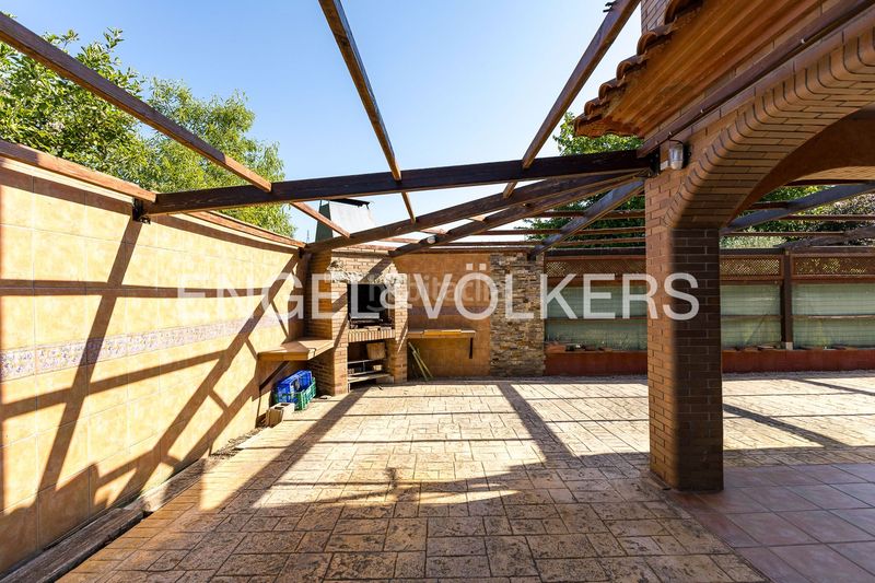 Foto 95b6d67b-3741-4508-b9c3-751fa93d8e7c. Casa amb calefacció aparcament piscina a Begues