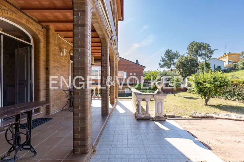 Foto 9be85899-29df-4d81-a3d4-4a70611ddf1b. Casa amb calefacció aparcament piscina a Begues