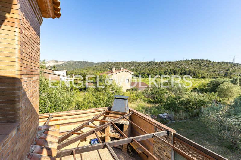 Foto d3cda697-e740-454a-9be9-e9dc17b72063. Casa amb calefacció aparcament piscina a Begues