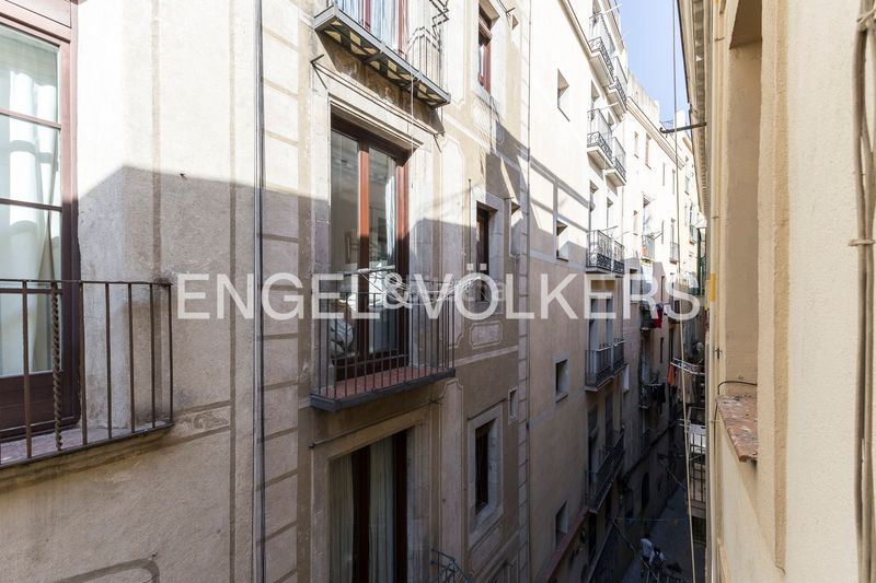 Foto a5b80636-45e0-413d-8787-ad887ca1eb9f. Pis amb calefacció a Gòtic Barcelona