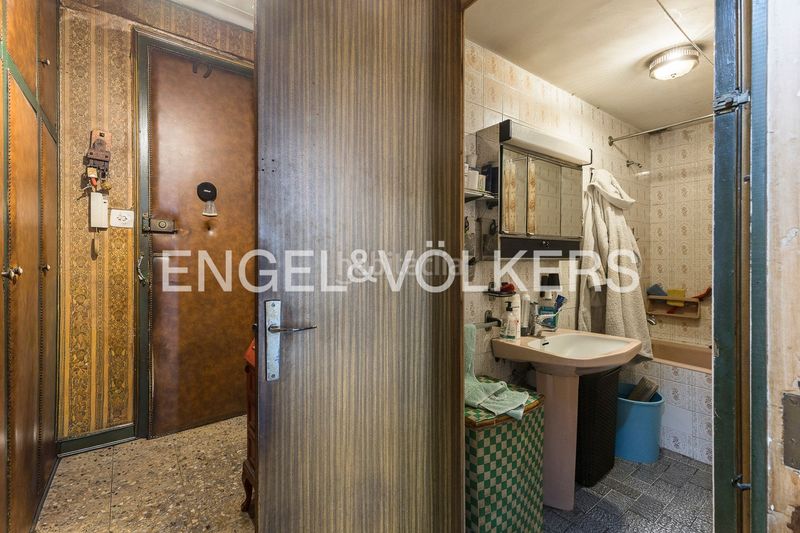 Foto 8c6bbaca-b05b-4d21-8823-72eeeaa81e08. Pis amb calefacció a Dreta de l´Eixample Barcelona