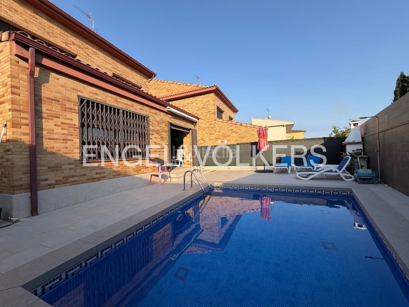 Foto 15f0dc6d-7a5e-4ef9-902a-827482353739. Casa amb calefacció aparcament piscina a Can Moré - Santa Anna - Can Feliu de Merola Pineda de Mar