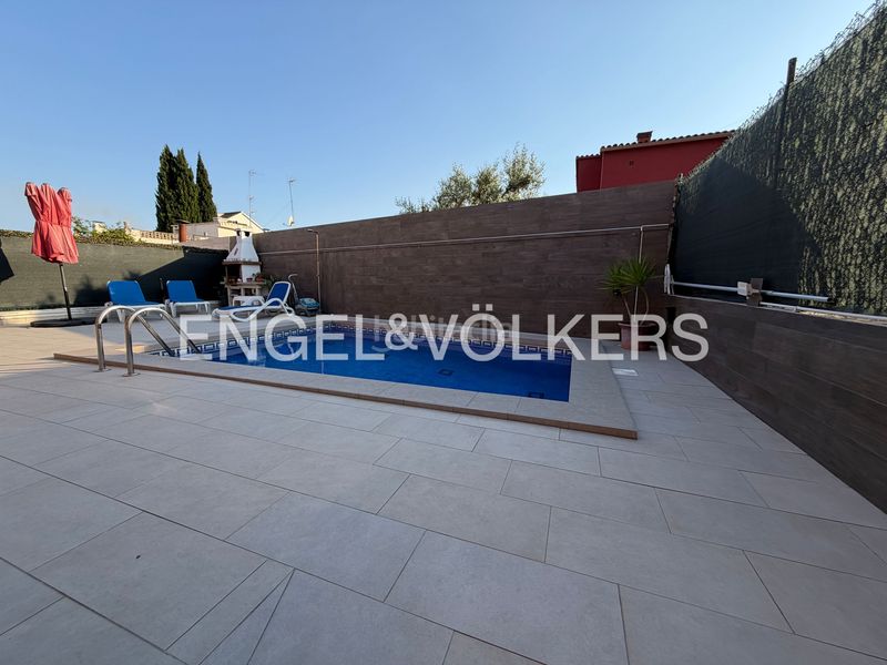 Foto 170e11d5-2b24-481b-a91f-b23eea54f1fd. Casa amb calefacció aparcament piscina a Can Moré - Santa Anna - Can Feliu de Merola Pineda de Mar