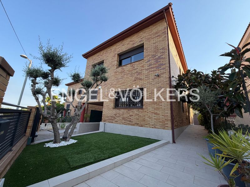 Foto 4a1dd567-3a52-47fb-8381-43a5ae3546ad. Casa amb calefacció aparcament piscina a Can Moré - Santa Anna - Can Feliu de Merola Pineda de Mar