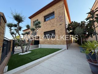 Casa a Can Moré - Santa Anna - Can Feliu de Merola. Exclusiva casa con piscina en pineda de mar