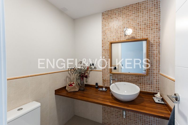Foto a7c7fd17-e264-4743-8504-027e007a11dd. Casa adossada amb calefacció aparcament a Nucli Urbà Argentona
