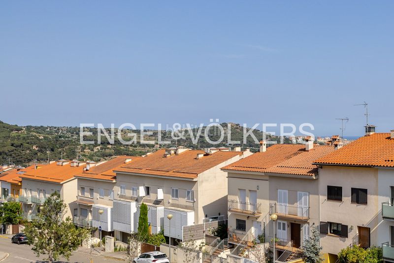 Foto ebeadb26-2275-4a7d-a3a2-0590dd8888a0. Casa adossada amb calefacció aparcament a Nucli Urbà Argentona