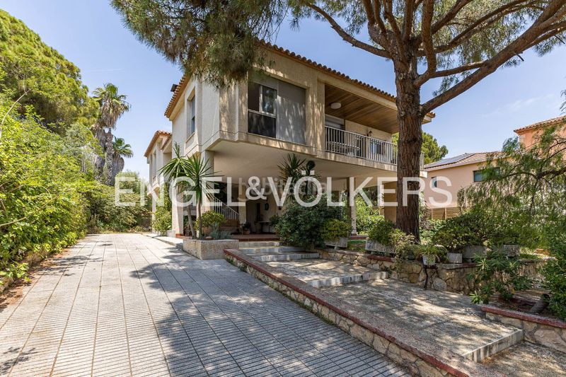 Foto 09f04838-72c5-4480-ac72-6b81a3e393d8. Casa amb calefacció aparcament piscina a Urbanitzacions de Llevant Tarragona