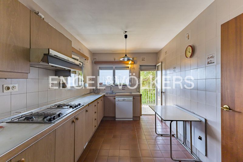 Foto a9e355c4-ee37-4a8f-9f17-0dd8290202ca. Casa amb calefacció aparcament piscina a Urbanitzacions de Llevant Tarragona