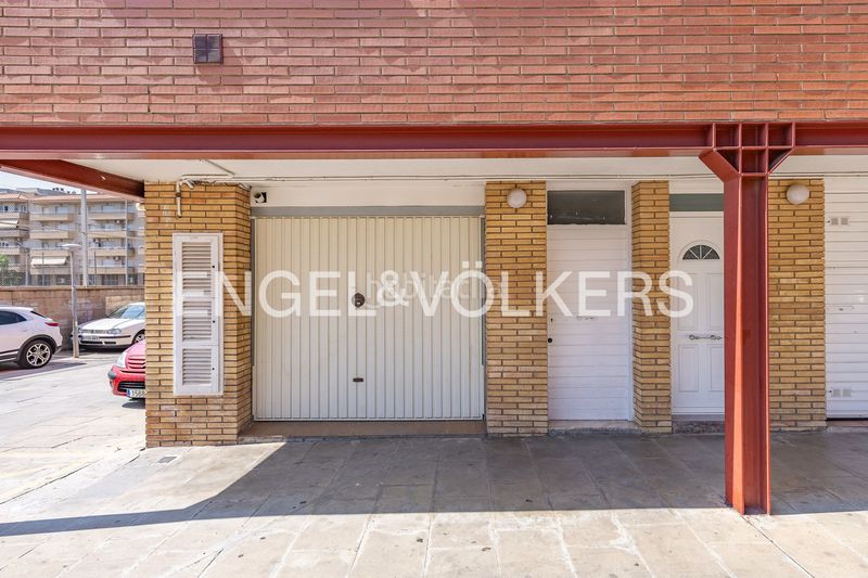 Foto a7715551-220f-4cc8-b204-354a1cbac5f5. Casa amb calefacció aparcament a Torrent del Capellà Sabadell