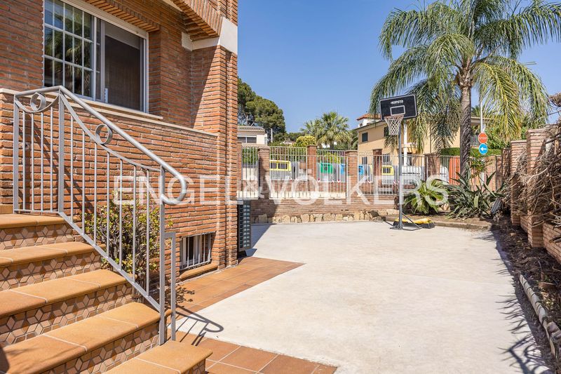Foto 2d67e6fc-6410-494a-b171-14678c5042af. Casa amb calefacció aparcament piscina a Nou Eixample Nord Tarragona