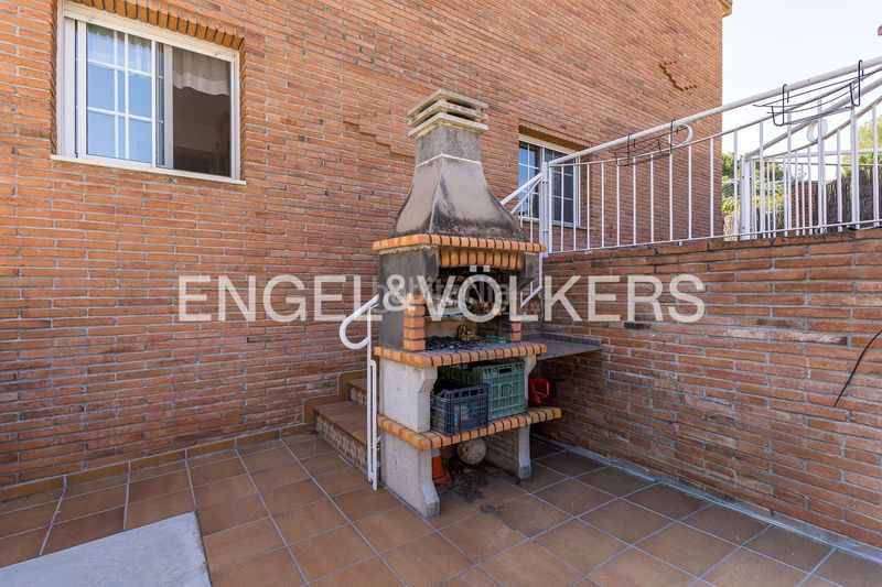 Foto 642423ec-9175-4cc2-9b8d-dedfe4e1b896. Casa amb calefacció aparcament piscina a Nou Eixample Nord Tarragona