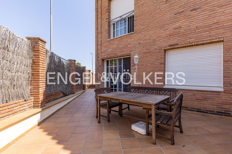 Foto e5eb93c7-9e02-455c-b551-96faccb50a9f. Casa amb calefacció aparcament piscina a Nou Eixample Nord Tarragona
