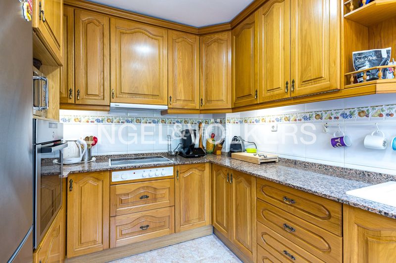 Foto e627356a-5989-4dfb-bd78-ce61f092fd45. Casa amb calefacció aparcament piscina a Nou Eixample Nord Tarragona