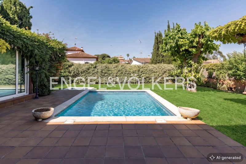 Foto 5e410d40-3f8f-4318-84f2-72462303d626. Casa amb calefacció aparcament piscina a Nucli Urbà Argentona