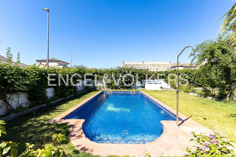 Foto 34221a06-6670-45d0-8fbf-abf5e738405f. Casa amb calefacció aparcament piscina a Mas Trader-Corral d´En Tort-Corral d´En Cona Cubelles