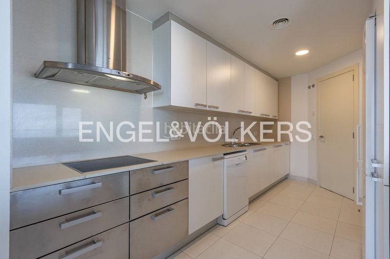 Foto 9ba3c3f3-142a-47cd-a6a0-15d1cf45c3a6. Pis amb calefacció aparcament piscina a Diagonal Mar i el Front Marítim del Poblenou Barcelona