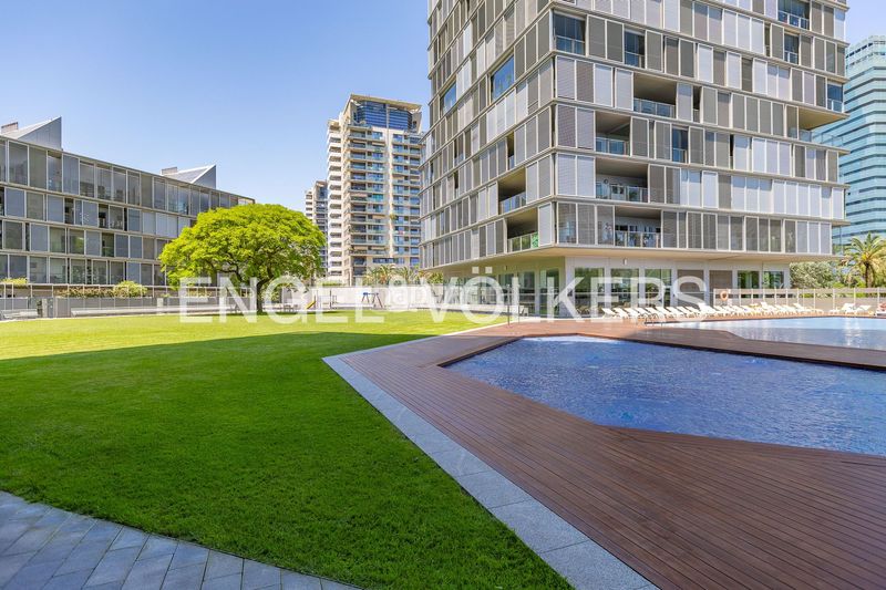Foto ed1e6d44-7c3e-425e-9883-dd7b7a56c6d8. Pis amb calefacció aparcament piscina a Diagonal Mar i el Front Marítim del Poblenou Barcelona