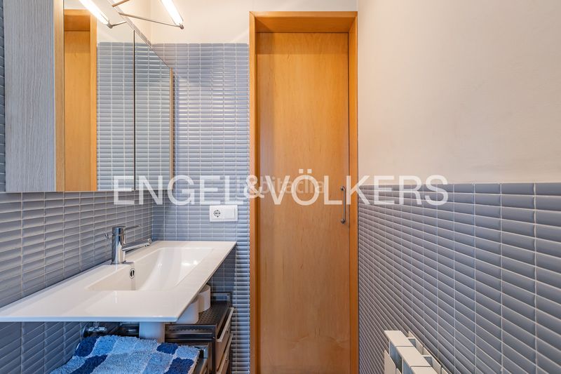 Foto 1428f72b-8ce5-4acc-9a04-e31b2f4bf265. Casa amb calefacció aparcament a Creu Alta Sabadell