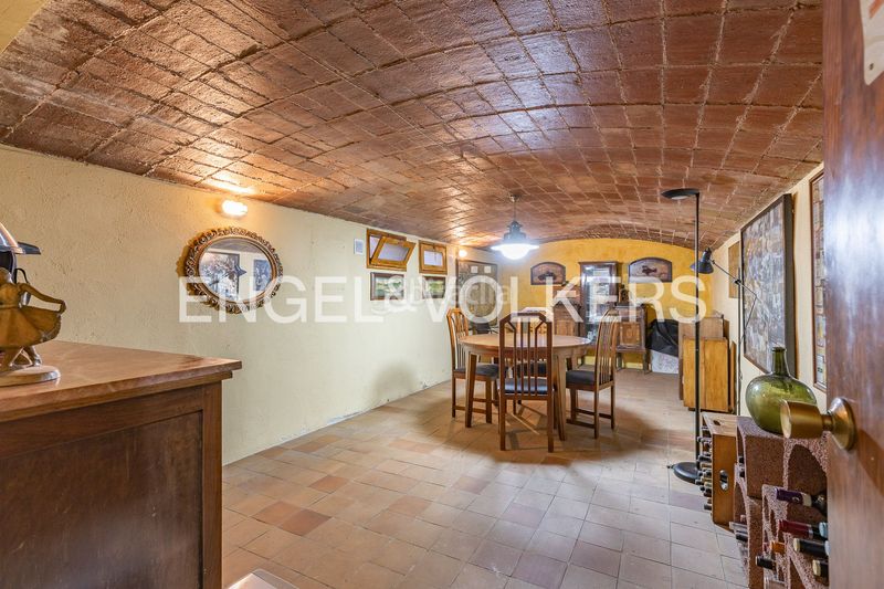 Foto 1eab8dcd-768d-49ff-8e22-e55bbf8d436f. Casa amb calefacció aparcament a Creu Alta Sabadell