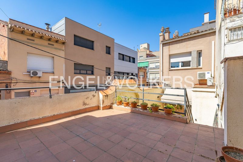 Foto 5db10227-aea9-4792-91a8-ff5026077e80. Casa amb calefacció aparcament a Creu Alta Sabadell