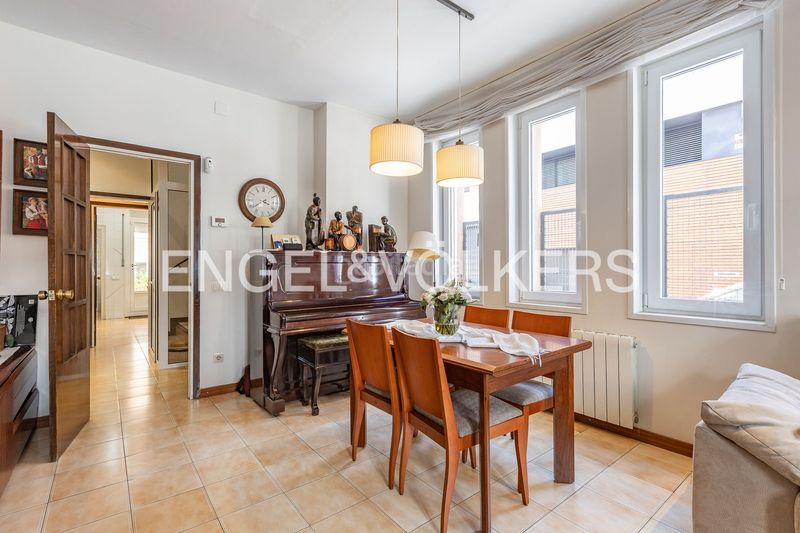 Foto bc09bcac-a24b-4c3d-8084-8dd20338b005. Casa amb calefacció aparcament a Creu Alta Sabadell