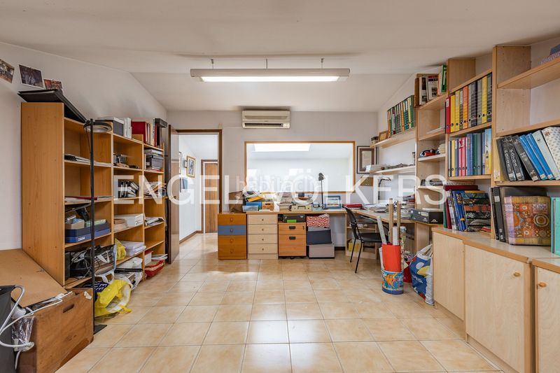 Foto c768990f-5d5a-4833-bbac-2a57fdc272c3. Casa amb calefacció aparcament a Creu Alta Sabadell