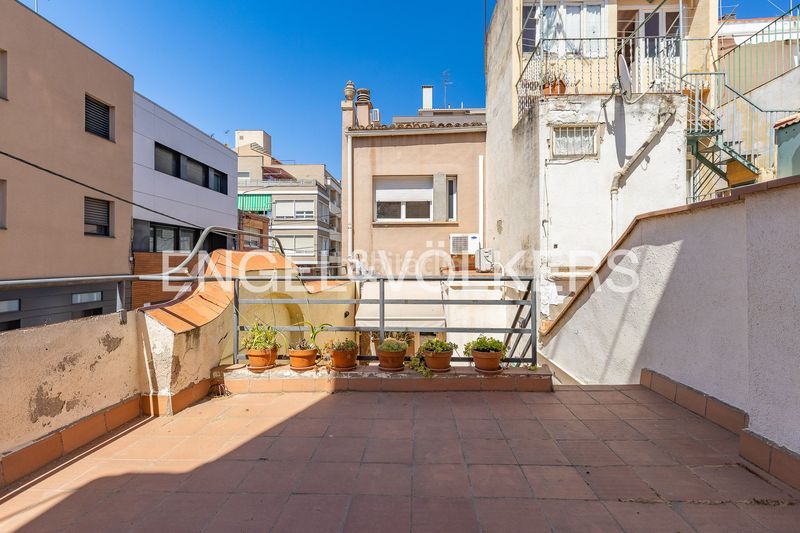 Foto da5a3d14-7230-4424-ad6e-a2d1427a1bc3. Casa amb calefacció aparcament a Creu Alta Sabadell