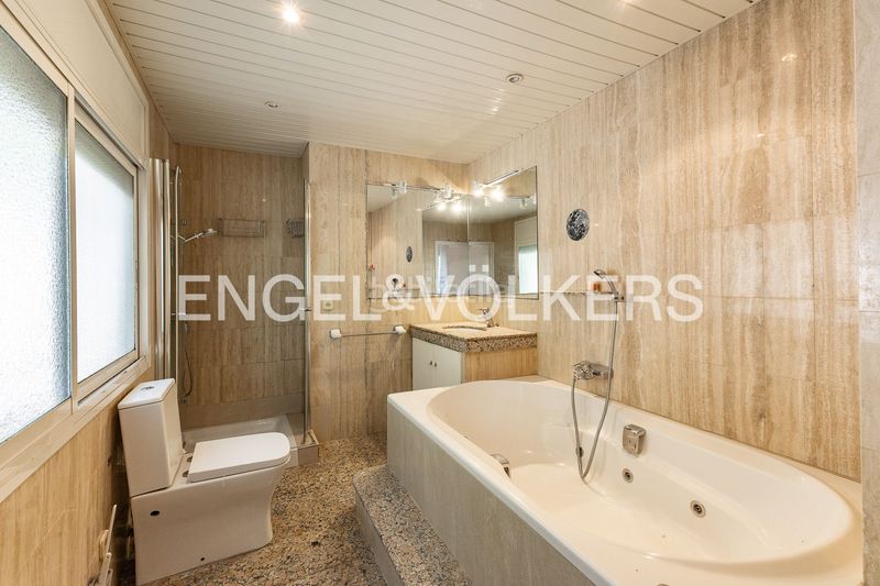 Foto 8a7be70e-1282-4304-b836-b8d048f3b88a. Casa amb calefacció aparcament piscina a Alella