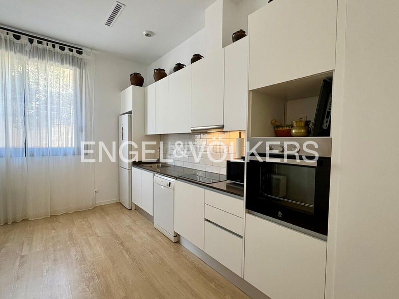 Foto 10ec25c6-5b3b-4283-96db-15224851b4a5. Apartament amb calefacció a Centre Sitges