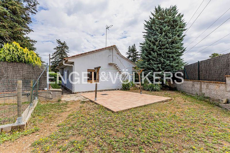 Foto 37fe4e5b-4a47-434c-a360-64b629181ae8. Casa amb calefacció aparcament piscina a Begues