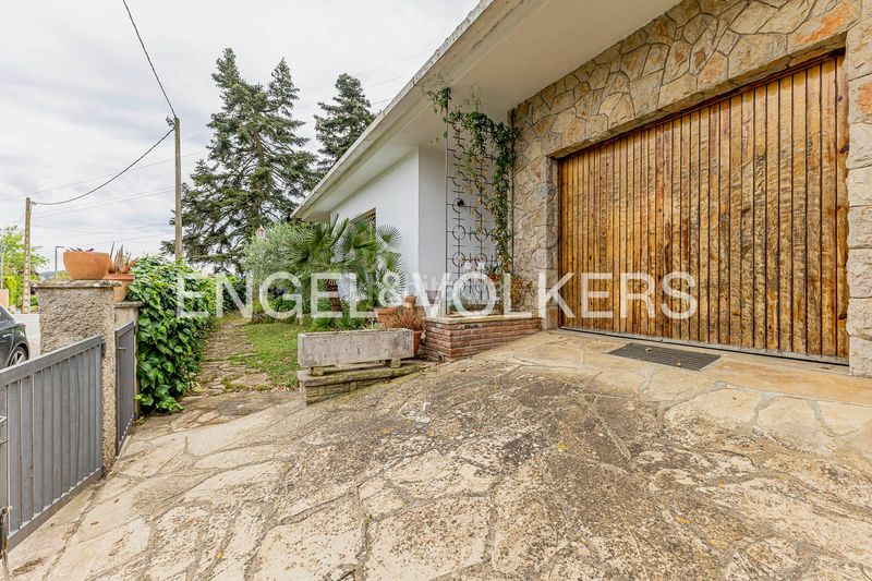 Foto 75da557b-354d-4582-8ff2-5b145c51f834. Casa amb calefacció aparcament piscina a Begues