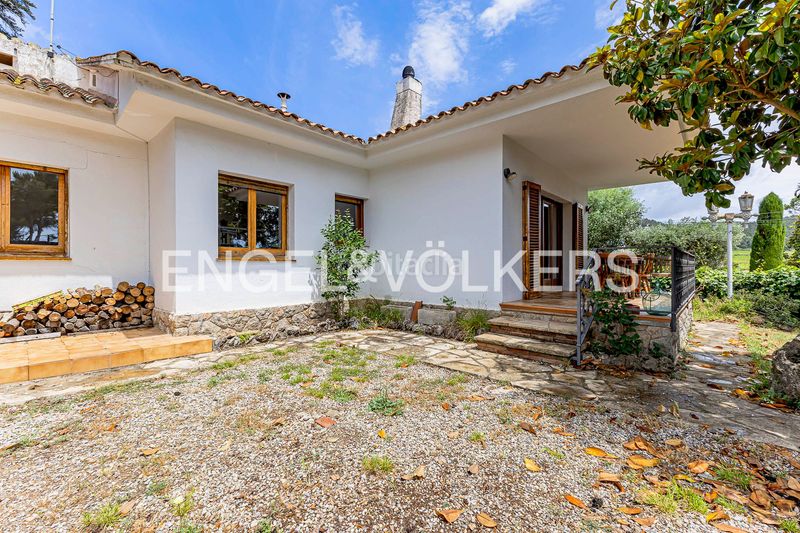 Foto a687d299-2d01-4257-b6cd-ff20360b8193. Casa amb calefacció aparcament piscina a Begues
