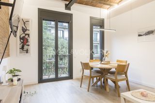 Affitto Appartamento in La Nova Esquerra de l´Eixample. Lujo y elegancia apartamento temporal modernista en eixample