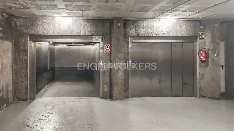 Foto 0ac0a5b3-c276-46ef-9619-c9e654c581a8. Aparcament cotxe a Vila de Gràcia Barcelona
